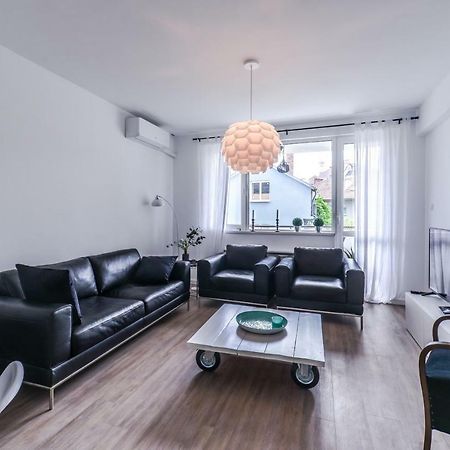 66 Apartment - Stylish Two Bedroom In Lozenets District By Flat Mаnager Sofia Esterno foto