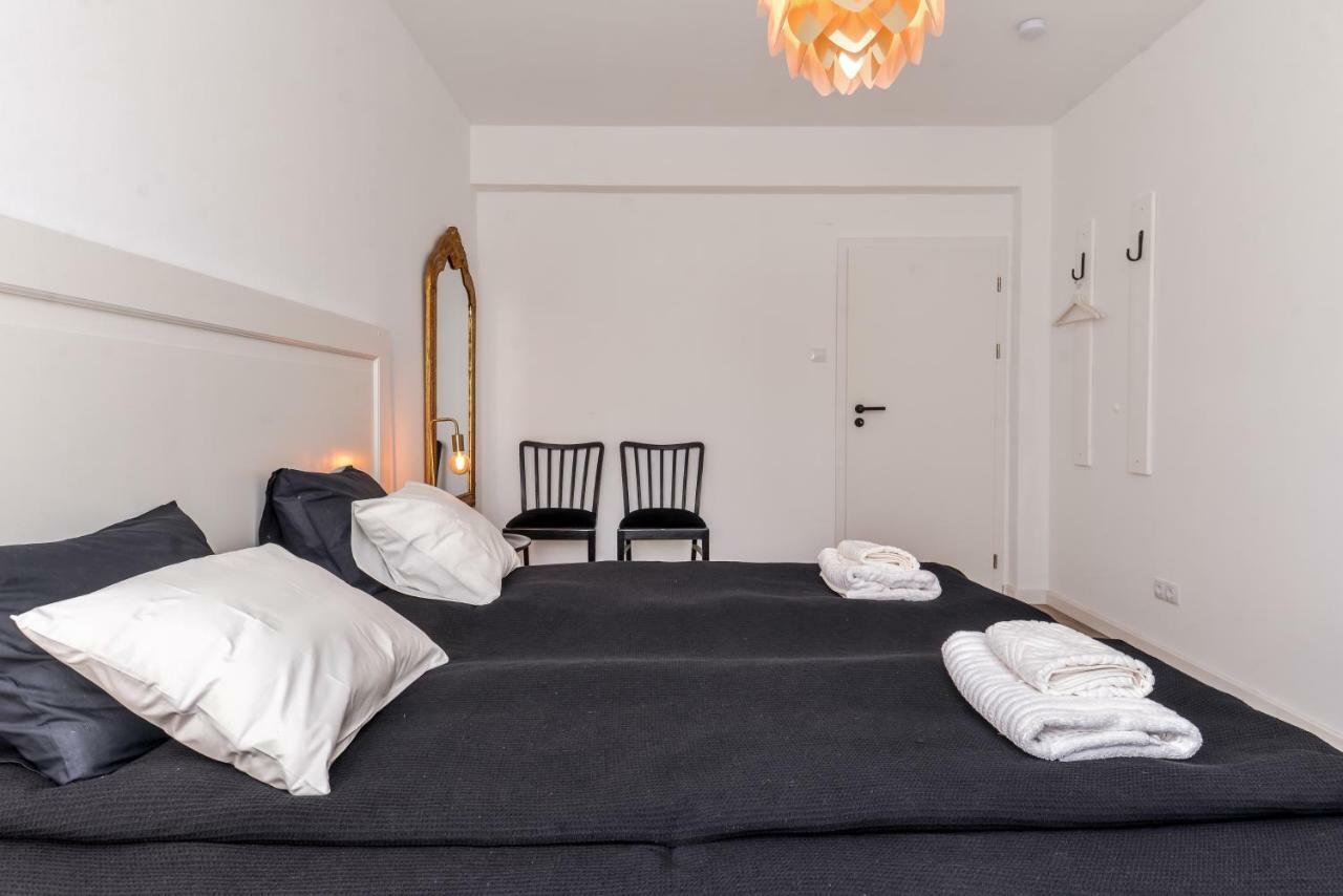 66 Apartment - Stylish Two Bedroom In Lozenets District By Flat Mаnager Sofia Esterno foto