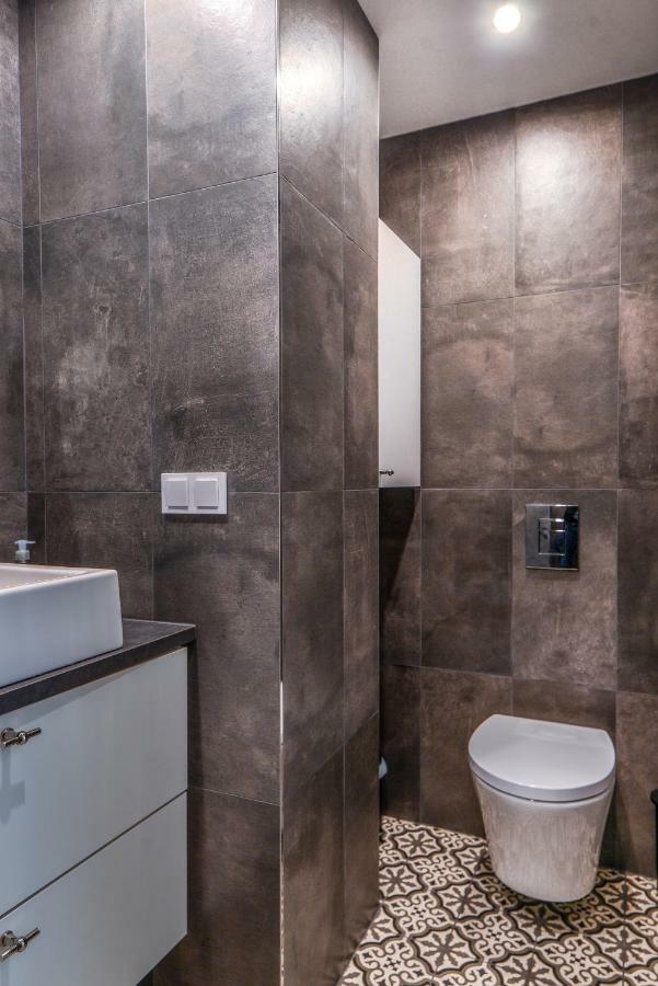 66 Apartment - Stylish Two Bedroom In Lozenets District By Flat Mаnager Sofia Esterno foto