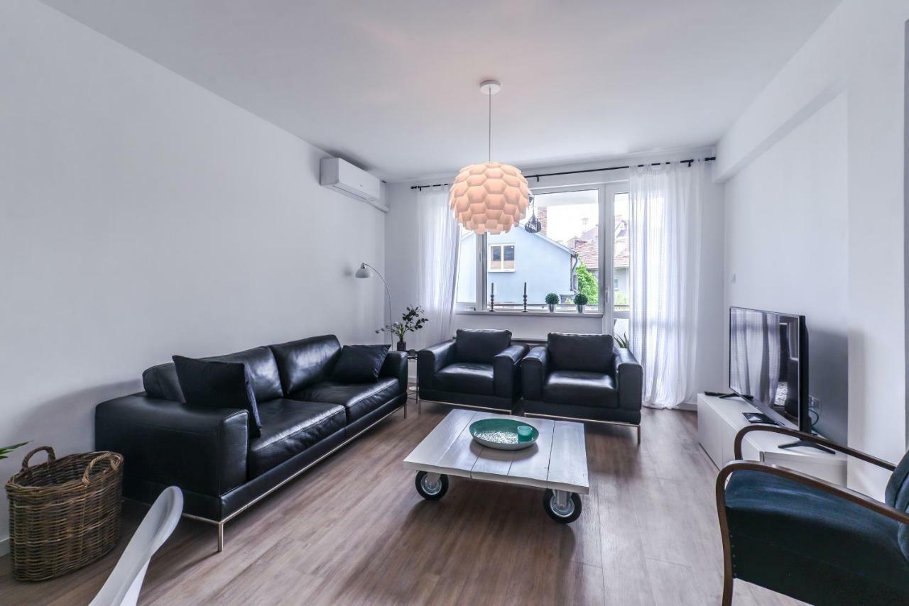 66 Apartment - Stylish Two Bedroom In Lozenets District By Flat Mаnager Sofia Esterno foto