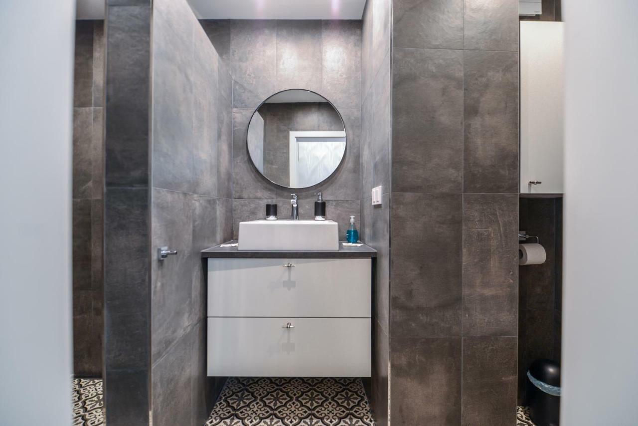 66 Apartment - Stylish Two Bedroom In Lozenets District By Flat Mаnager Sofia Esterno foto