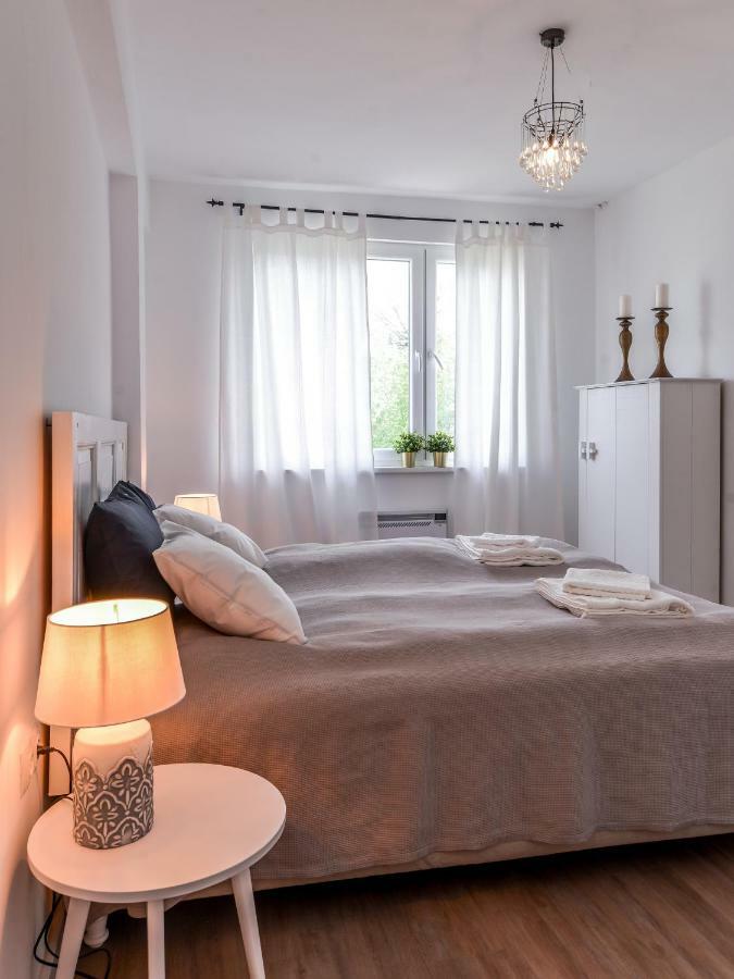 66 Apartment - Stylish Two Bedroom In Lozenets District By Flat Mаnager Sofia Esterno foto