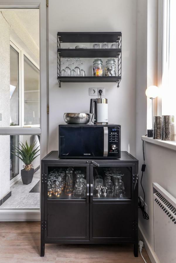 66 Apartment - Stylish Two Bedroom In Lozenets District By Flat Mаnager Sofia Esterno foto